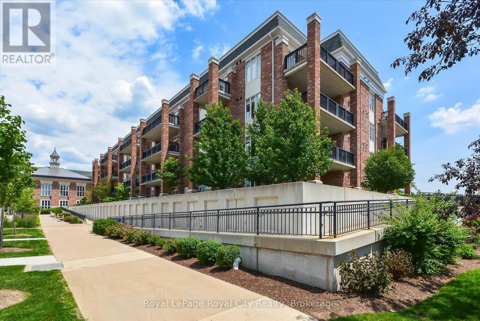 401 - 65 BAYBERRY DRIVE #401