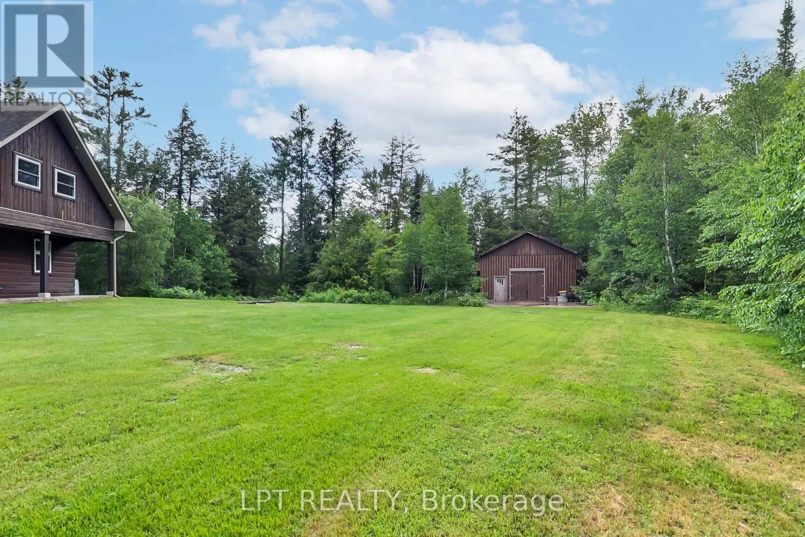 1039 BEN LAKE ROAD E