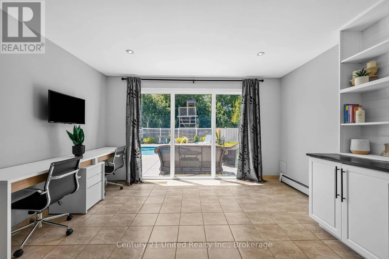 214 HILLVIEW DRIVE