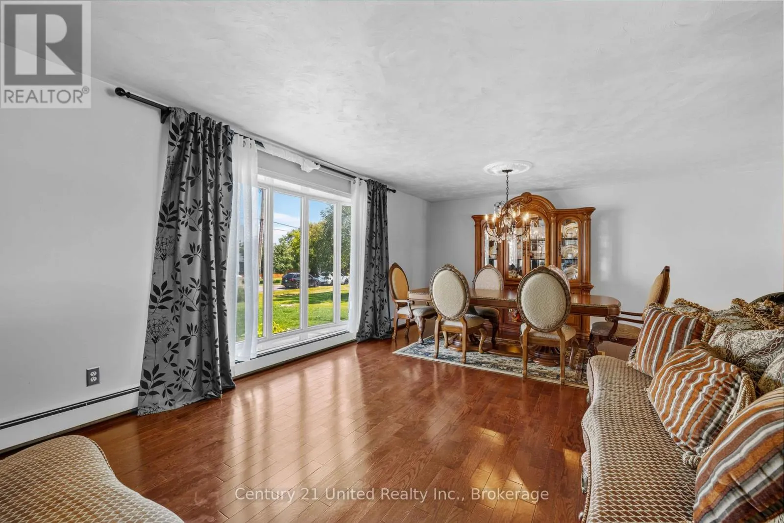 214 HILLVIEW DRIVE