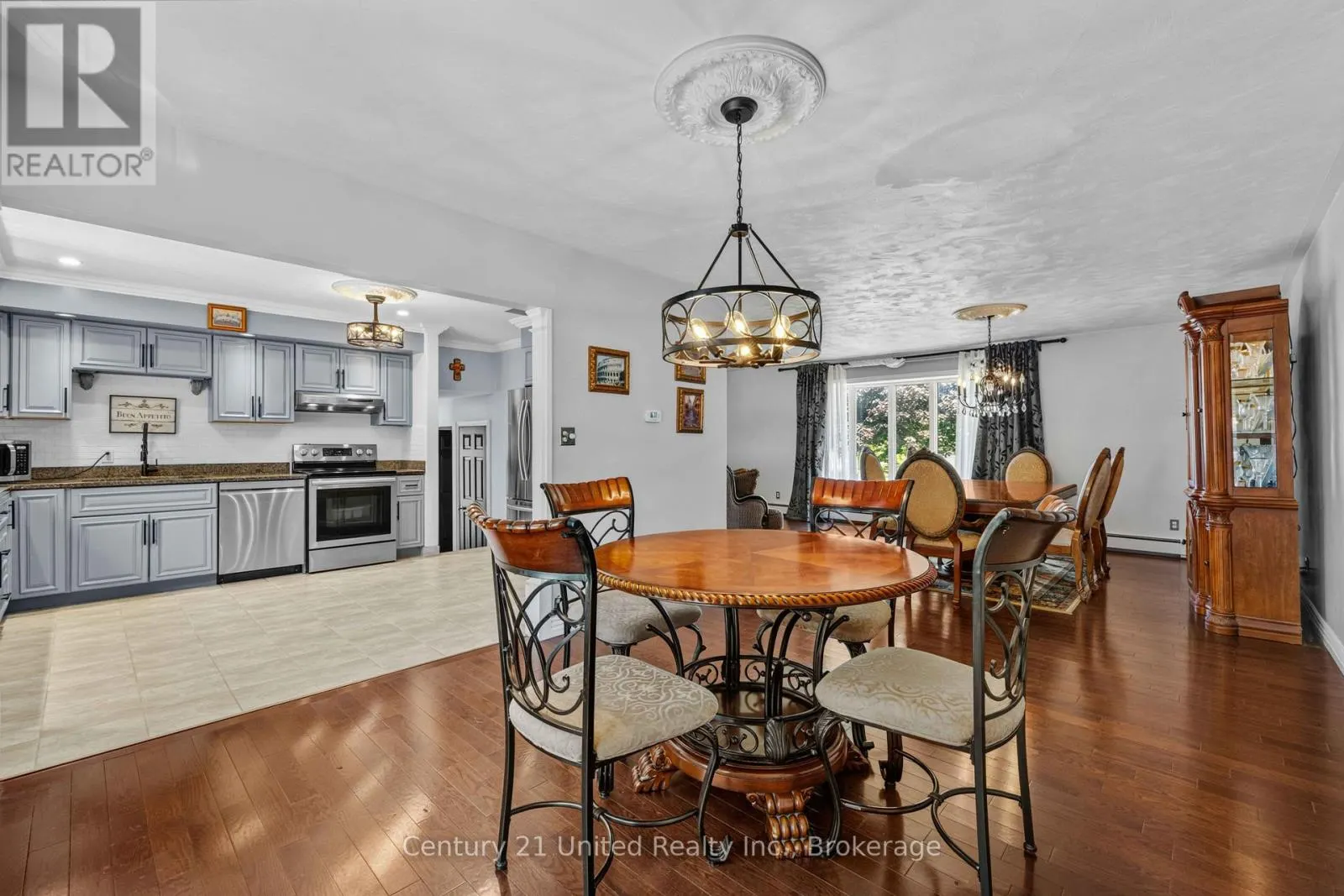 214 HILLVIEW DRIVE