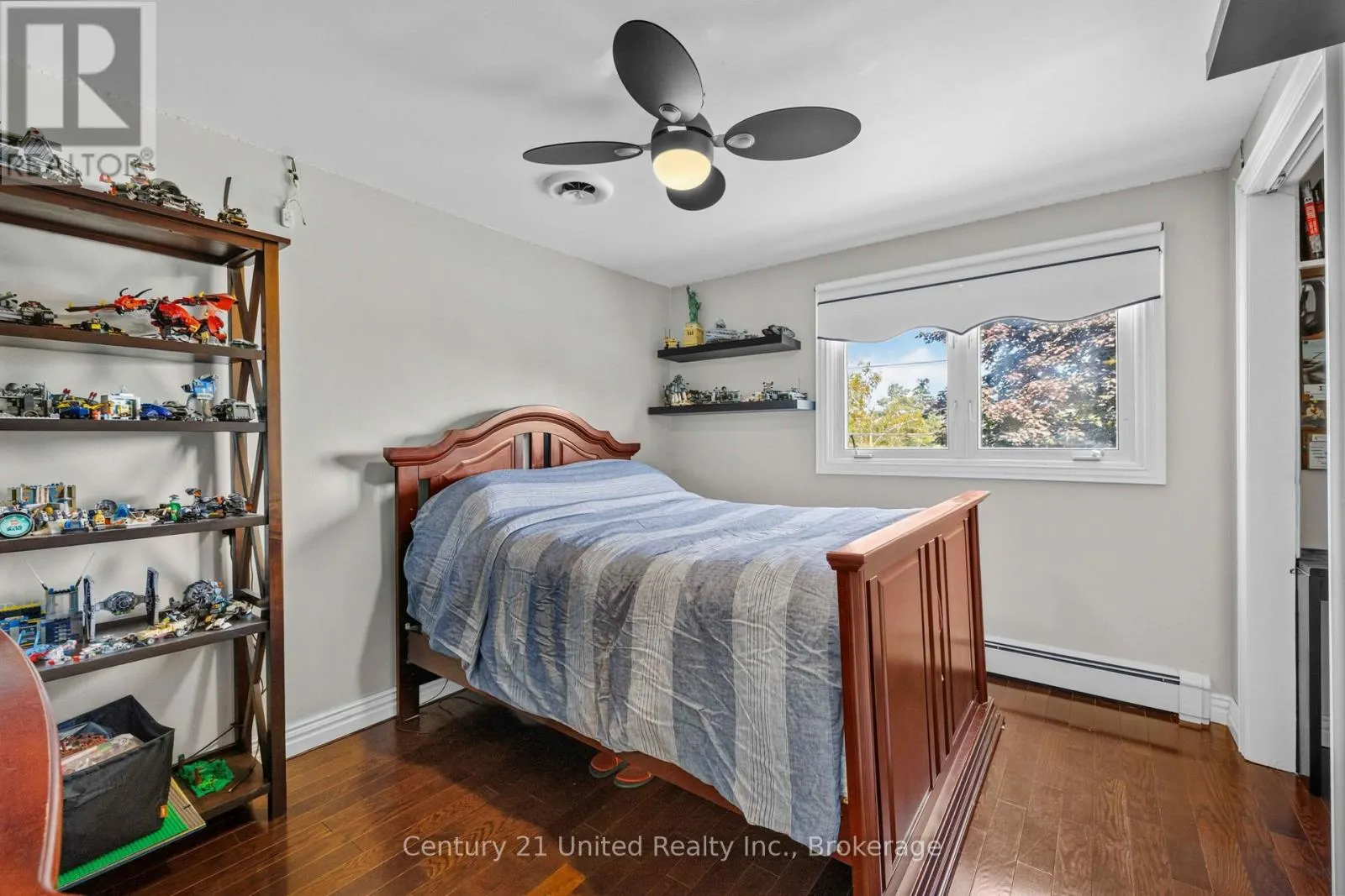 214 HILLVIEW DRIVE