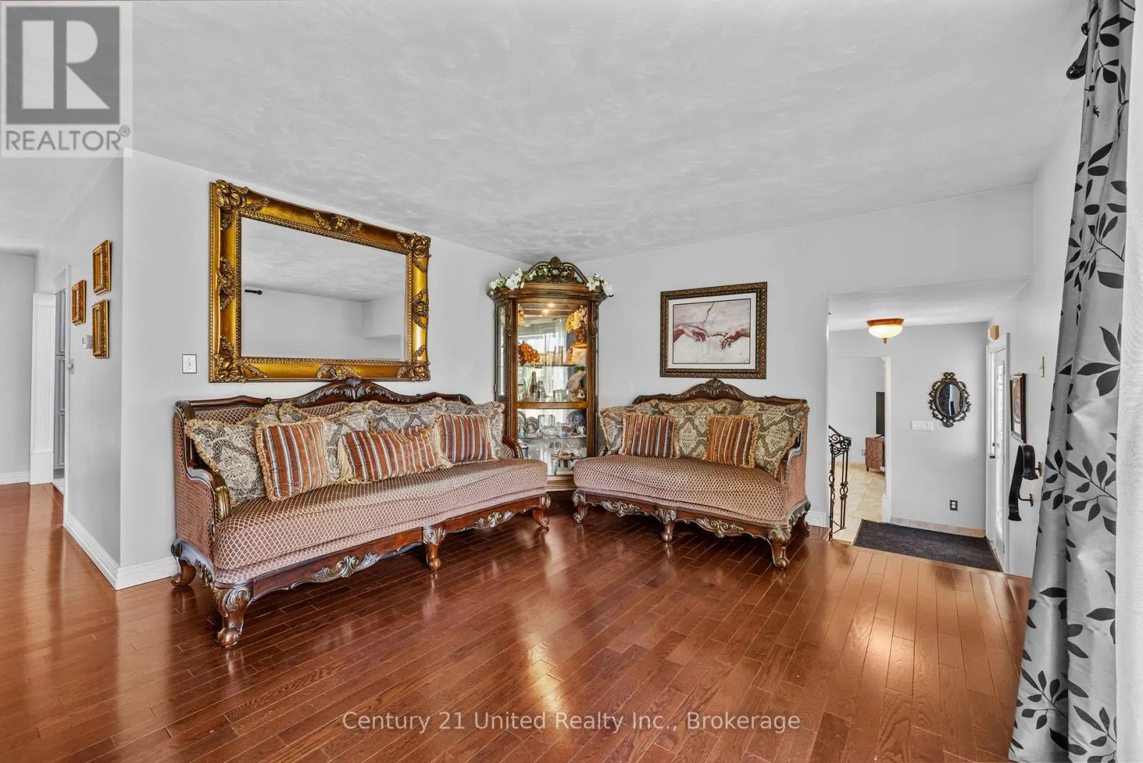214 HILLVIEW DRIVE