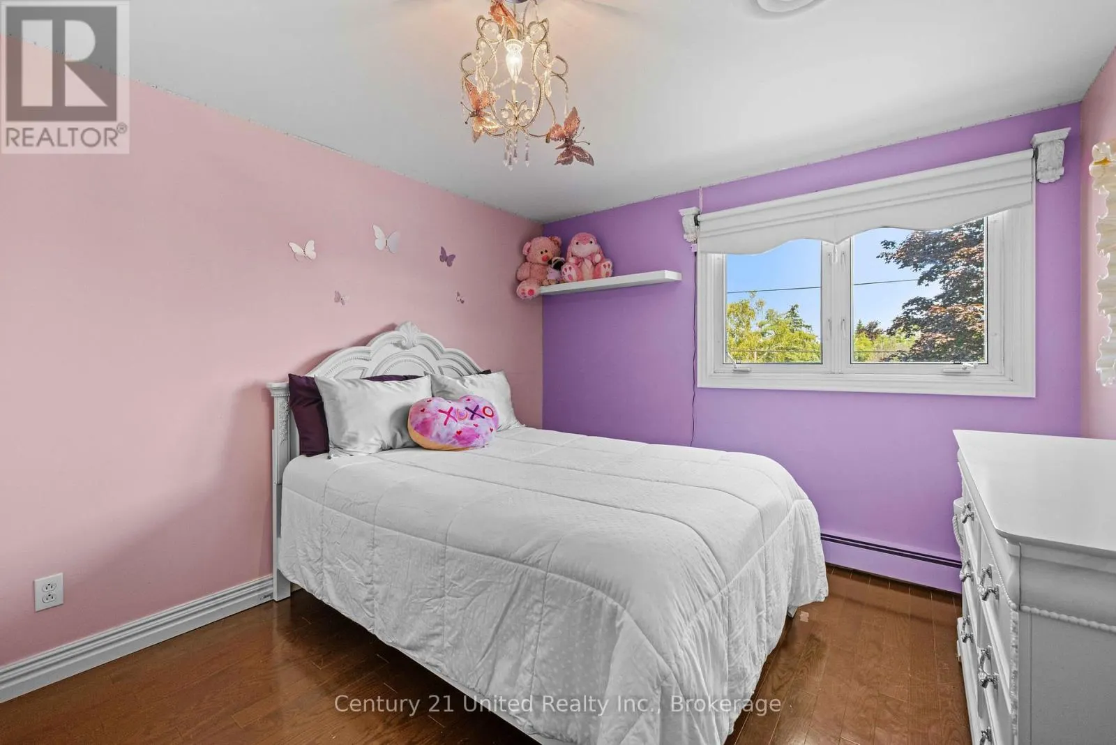 214 HILLVIEW DRIVE