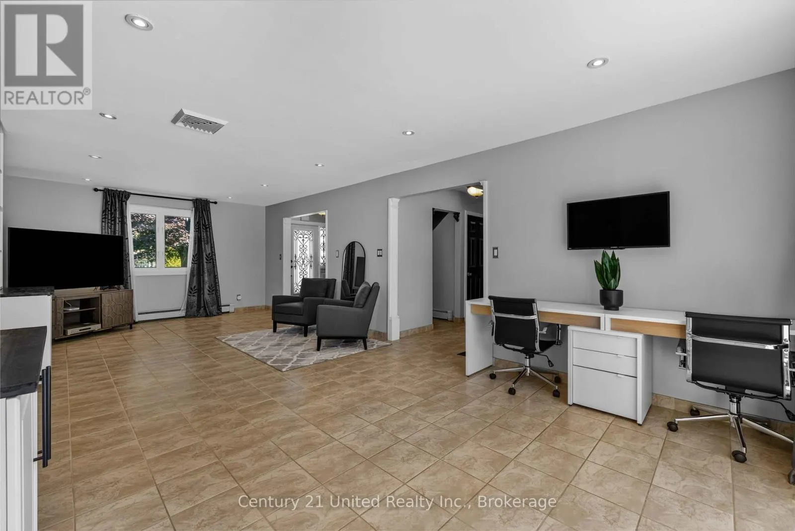 214 HILLVIEW DRIVE