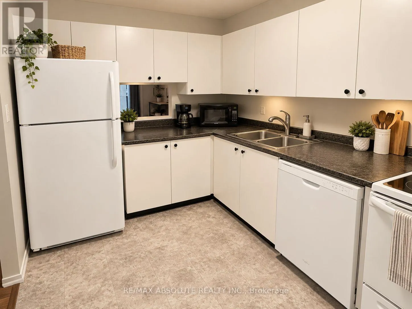 1 - 440 FENERTY COURT W