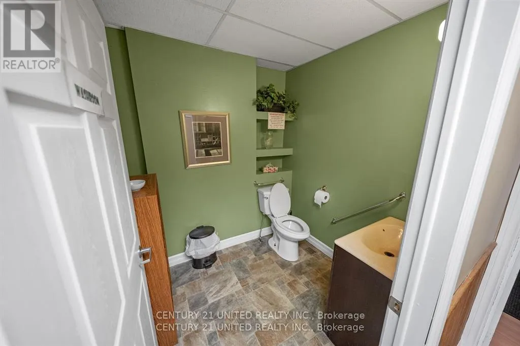 283 GEORGE STREET N