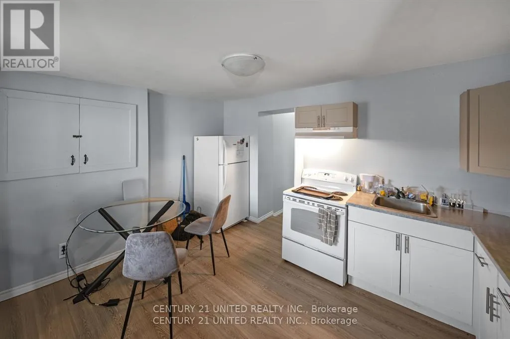 283 GEORGE STREET N
