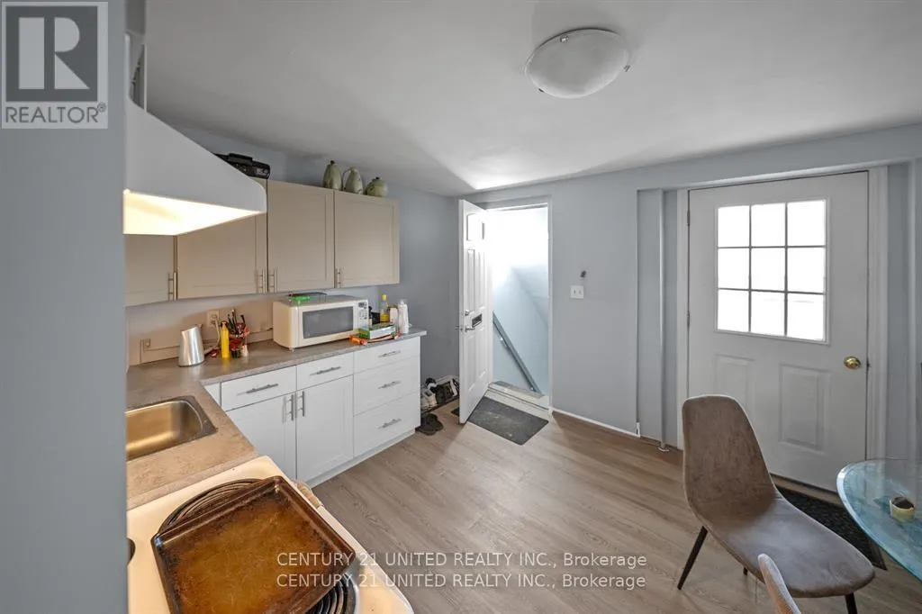 283 GEORGE STREET N