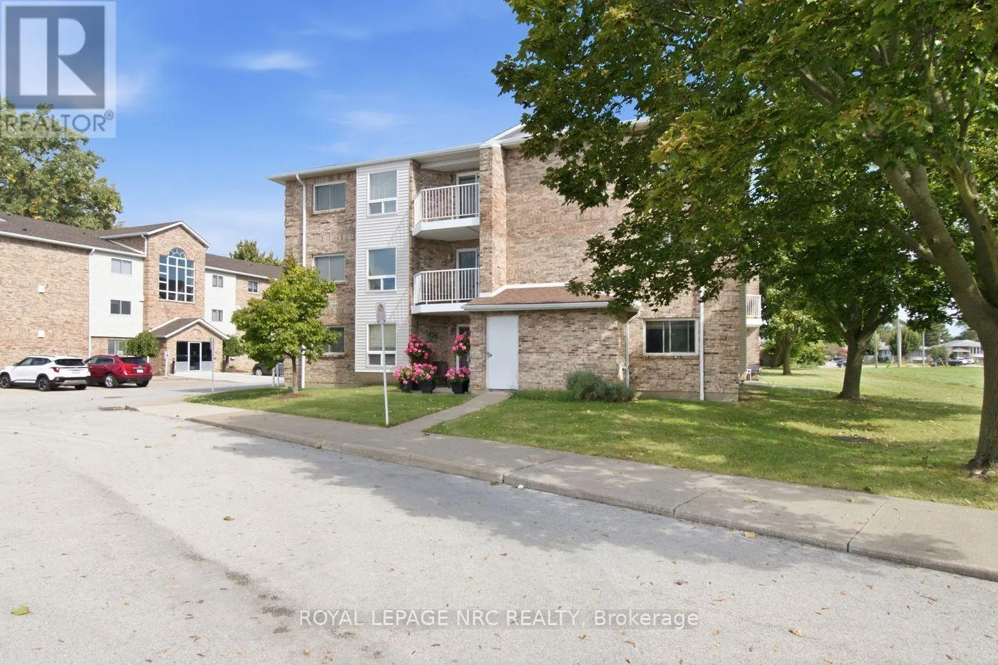 301 - 1061 VANSICKLE ROAD N #301