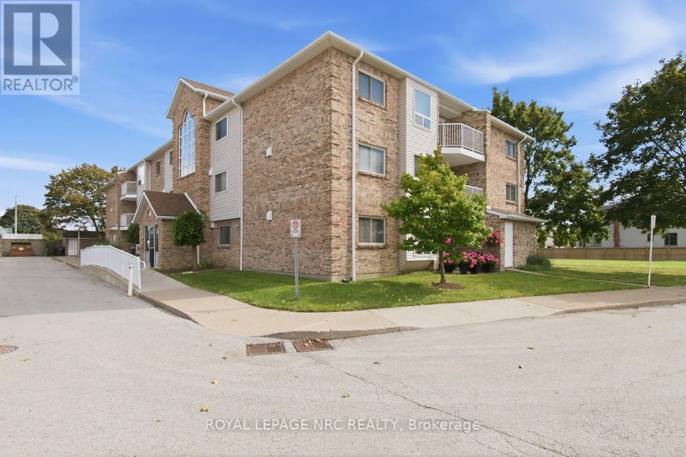 301 - 1061 VANSICKLE ROAD N #301
