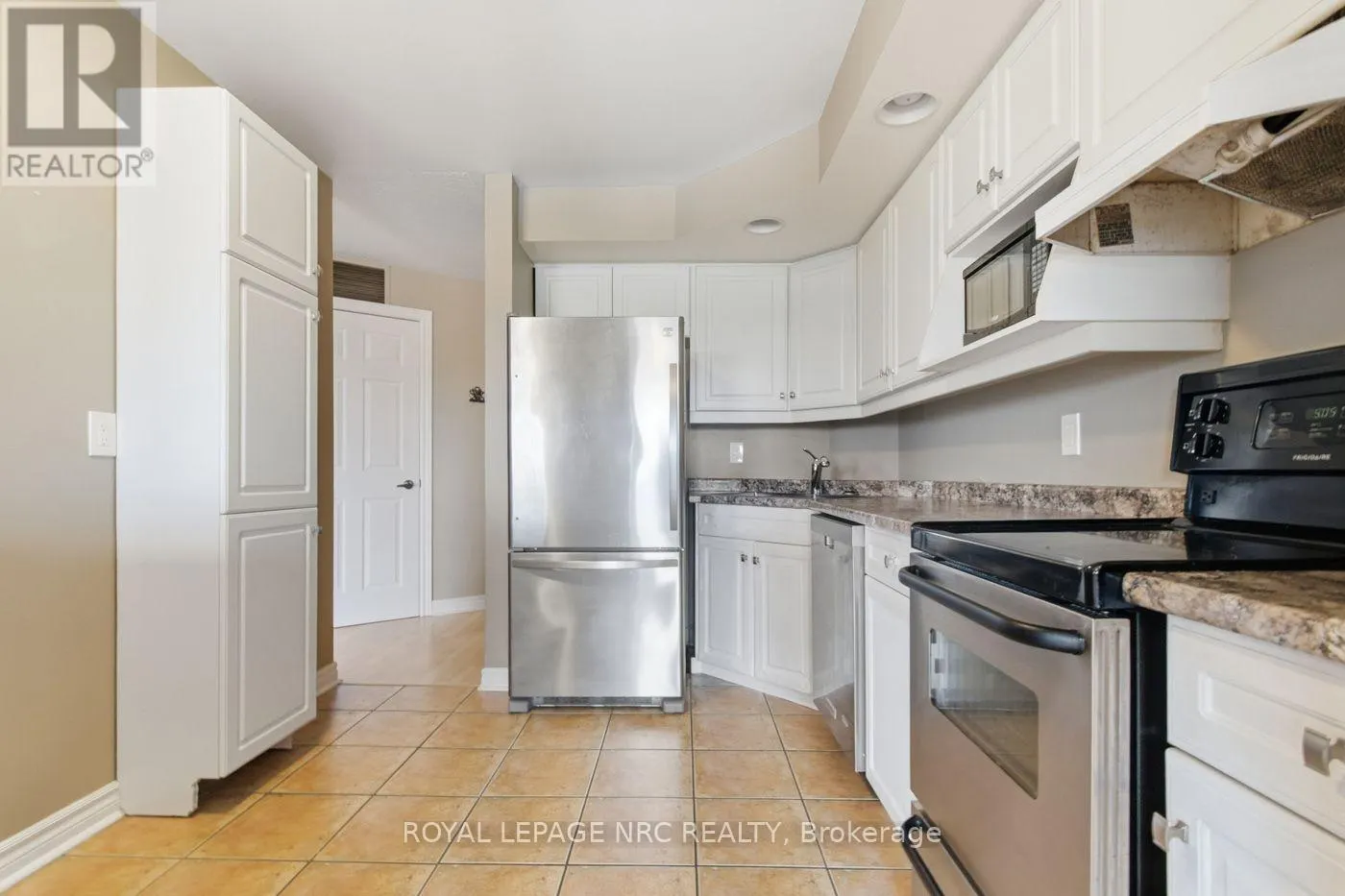 301 - 1061 VANSICKLE ROAD N #301
