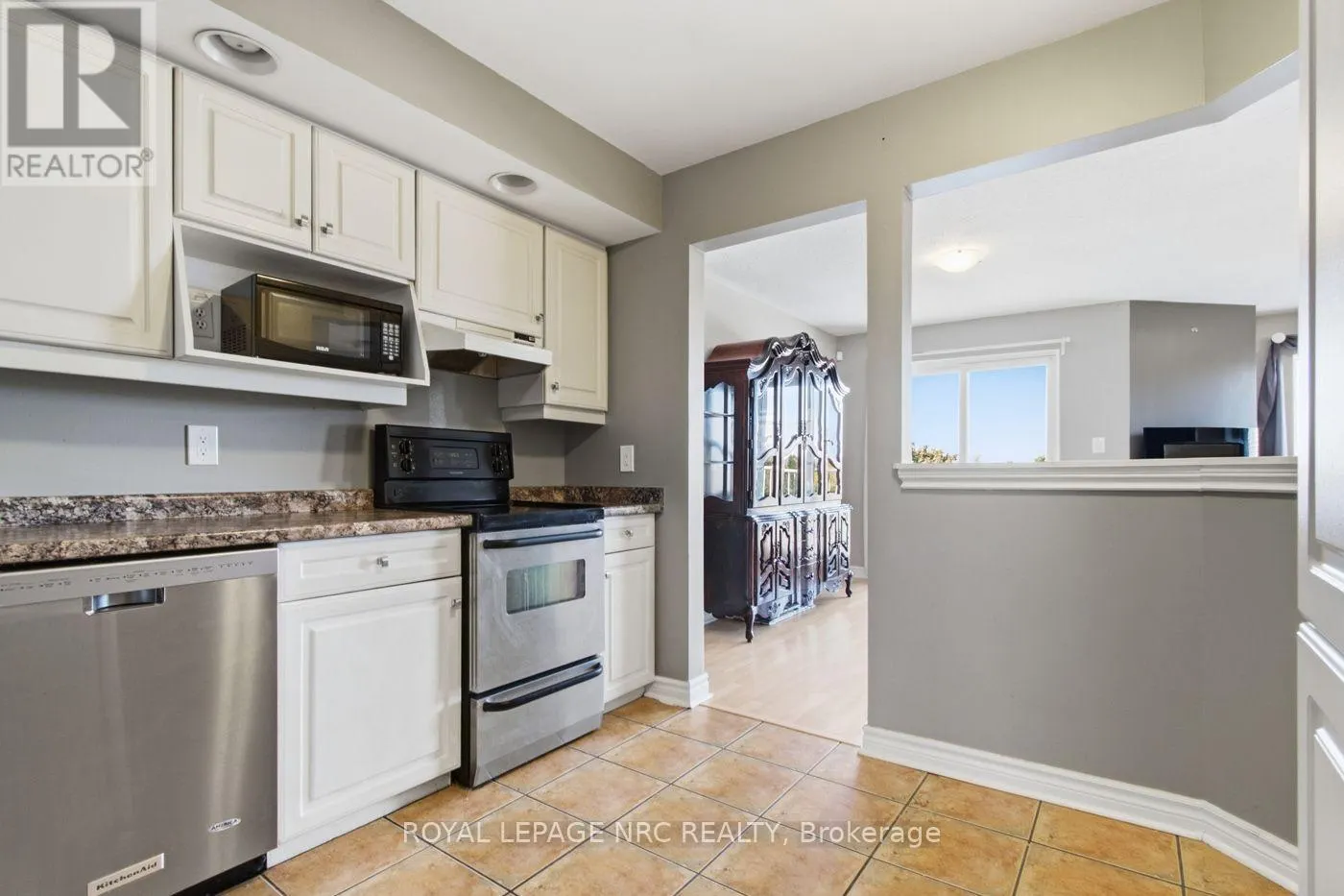 301 - 1061 VANSICKLE ROAD N #301