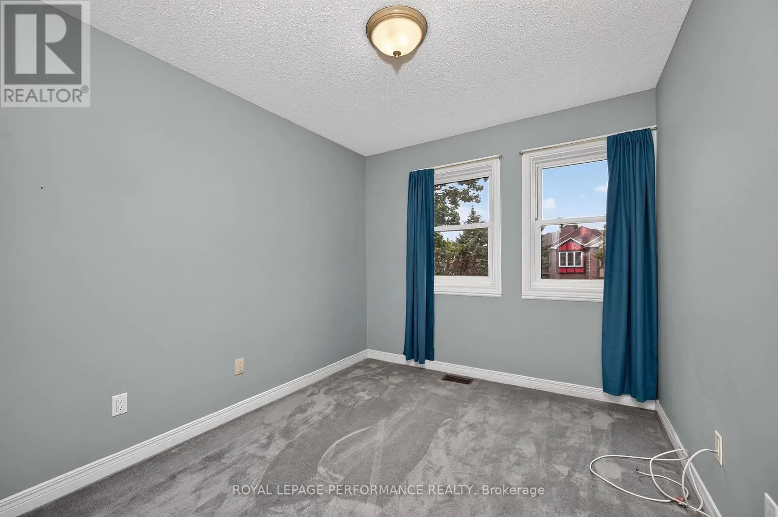 59 GRENADIER WAY