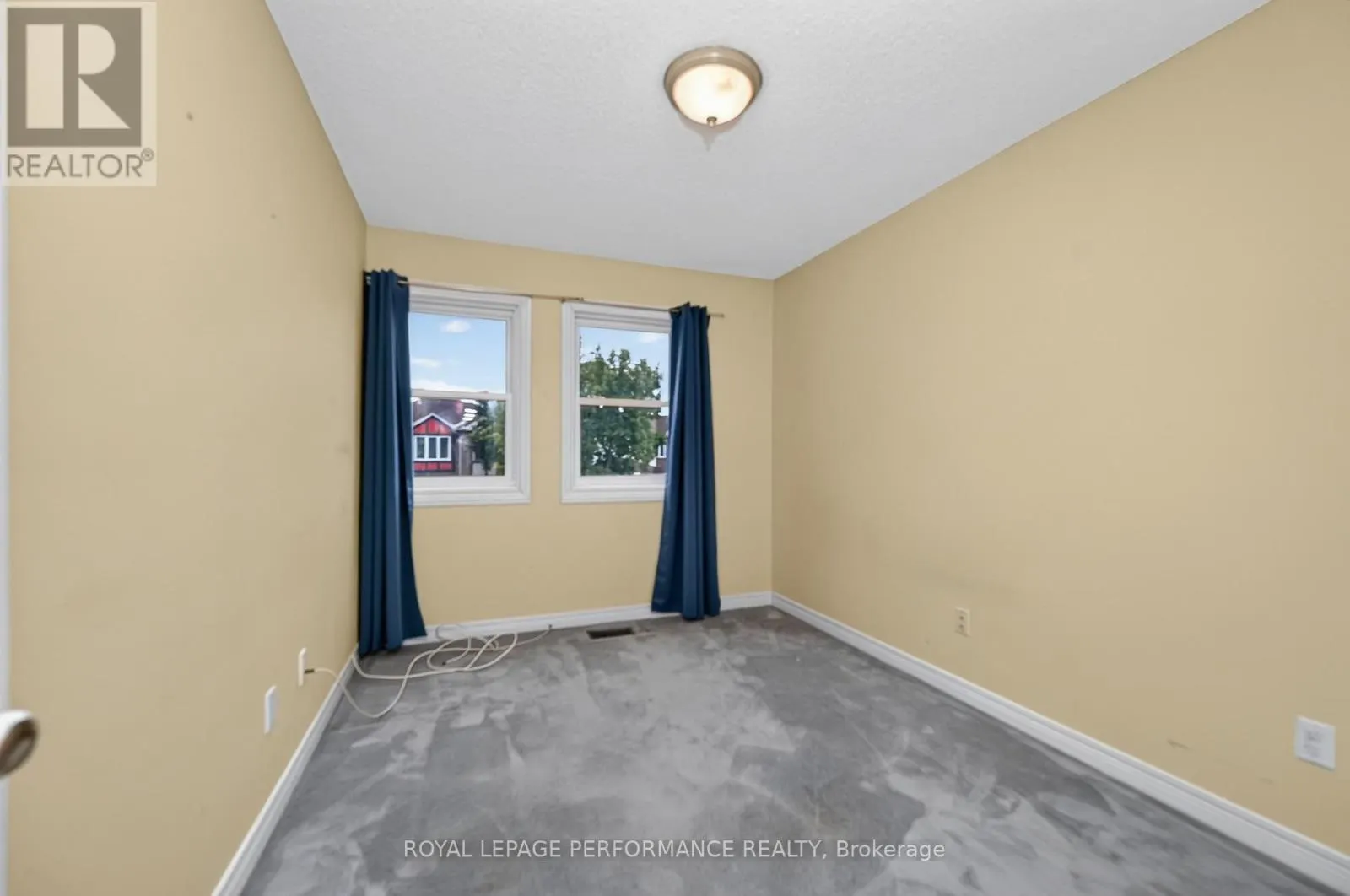 59 GRENADIER WAY