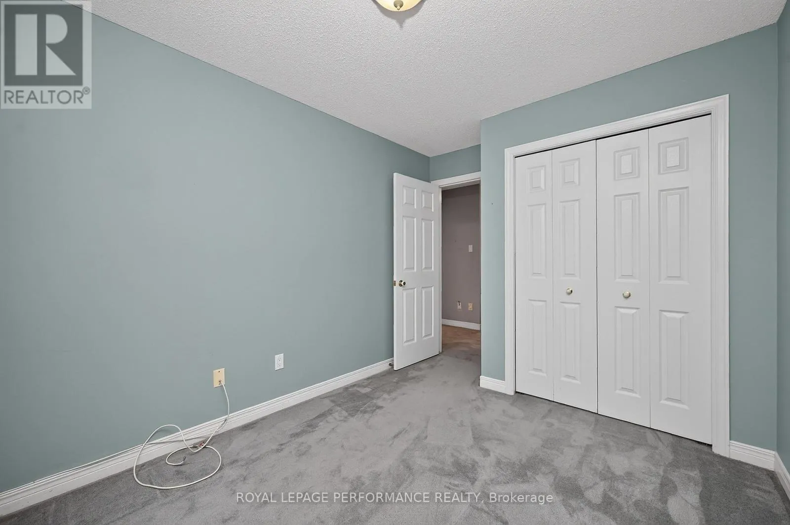 59 GRENADIER WAY