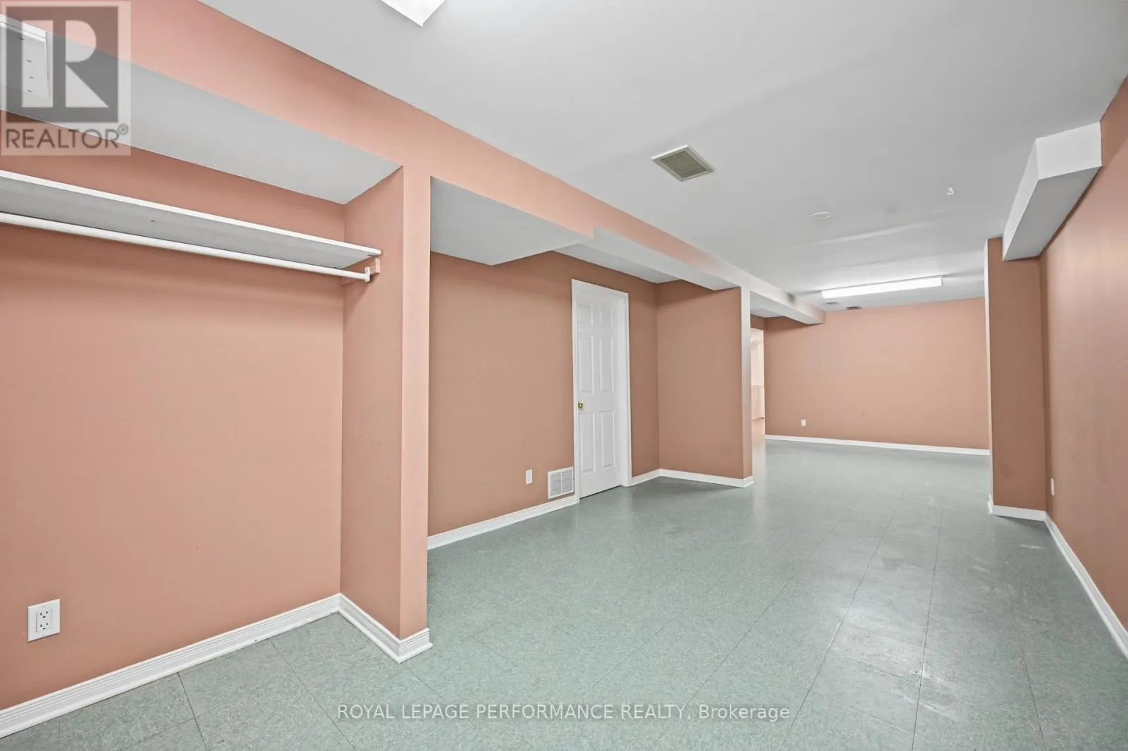 59 GRENADIER WAY