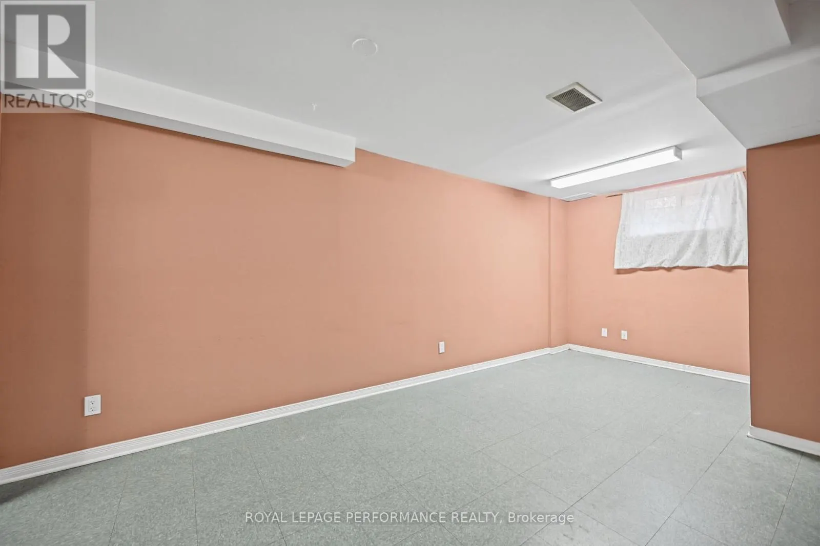 59 GRENADIER WAY