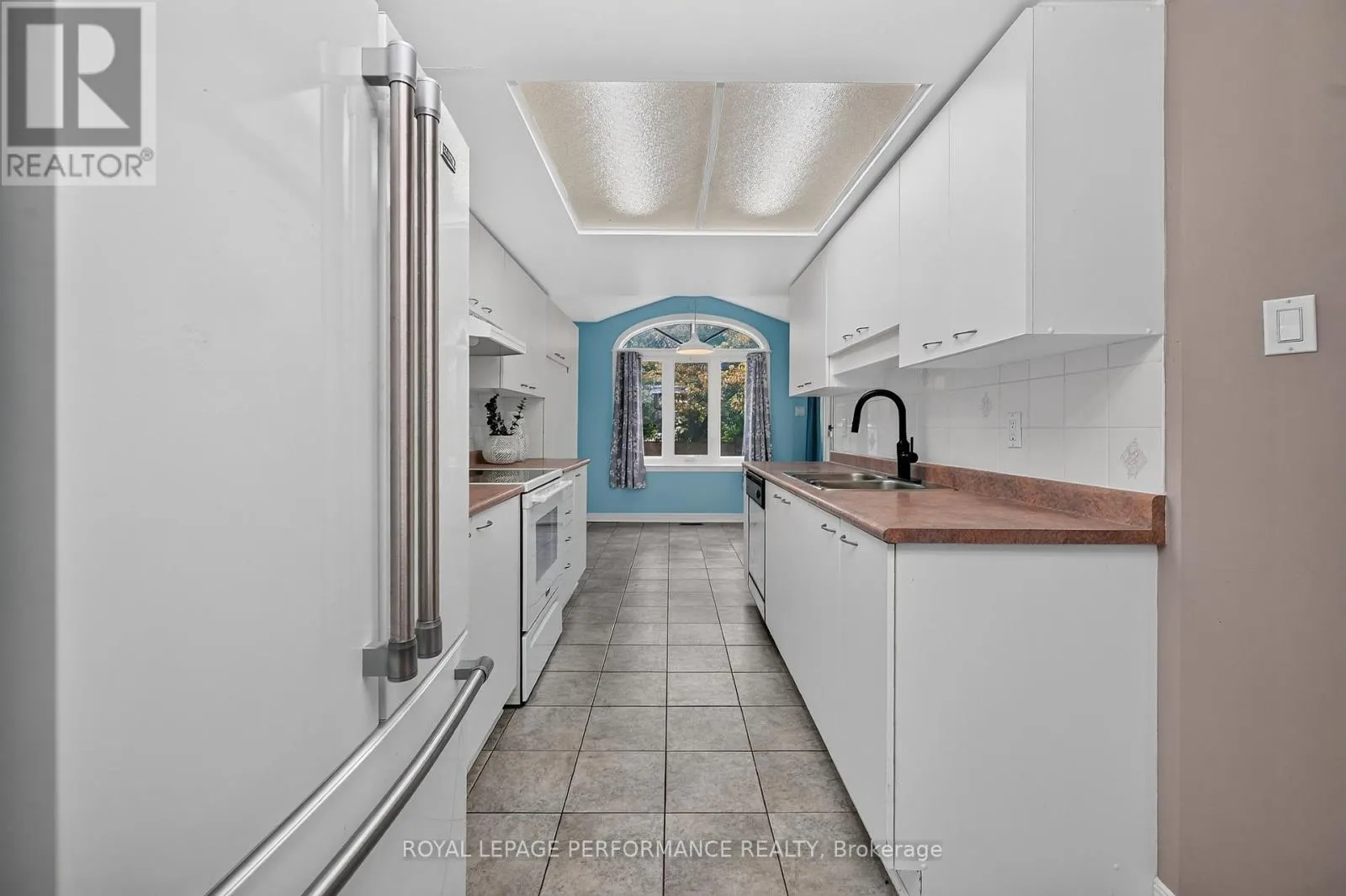 59 GRENADIER WAY