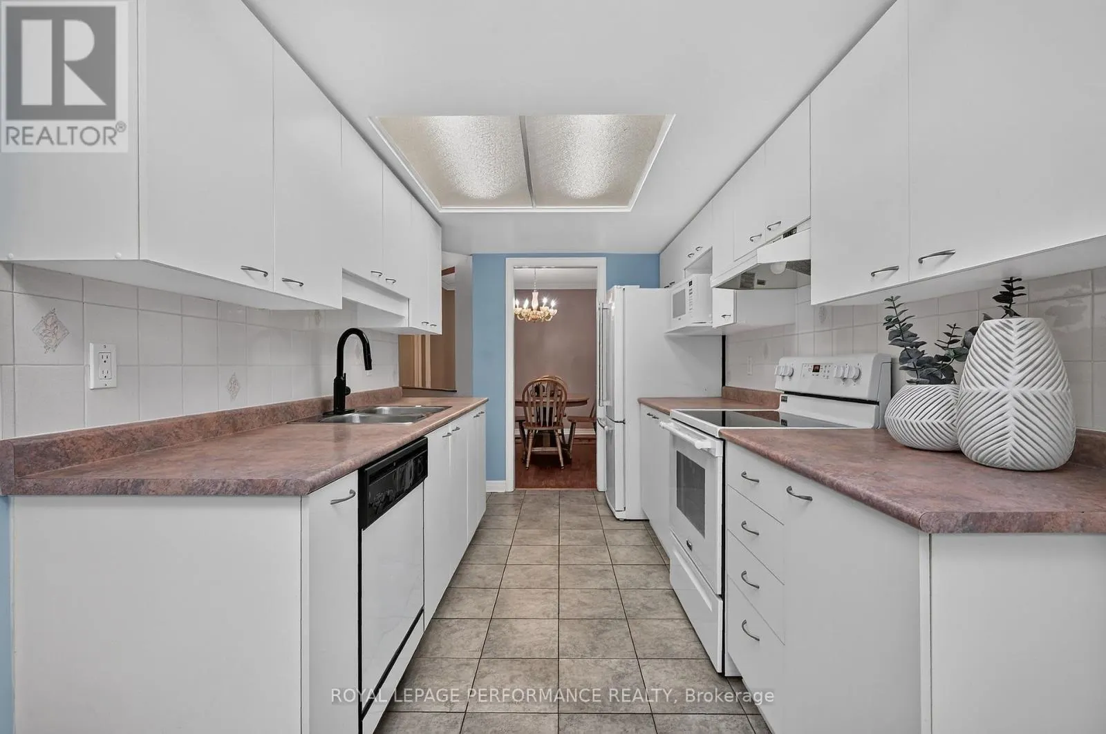 59 GRENADIER WAY