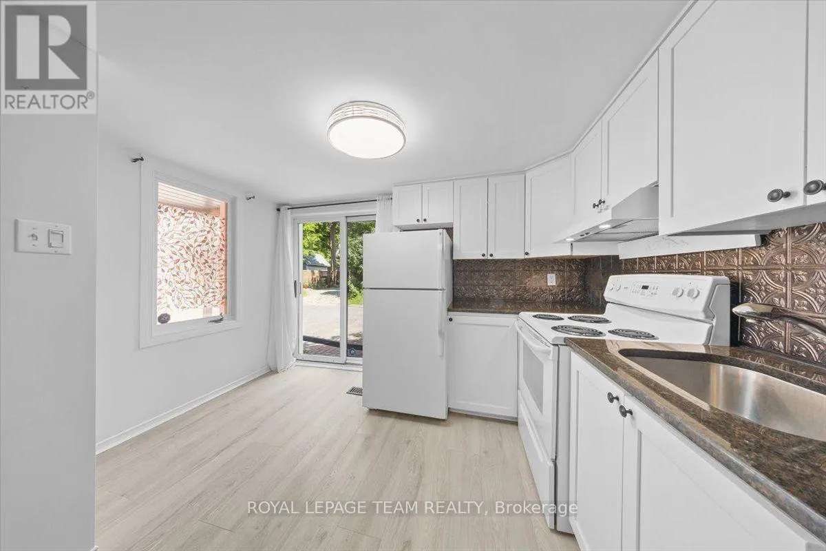 135 UPPER LORNE PLACE