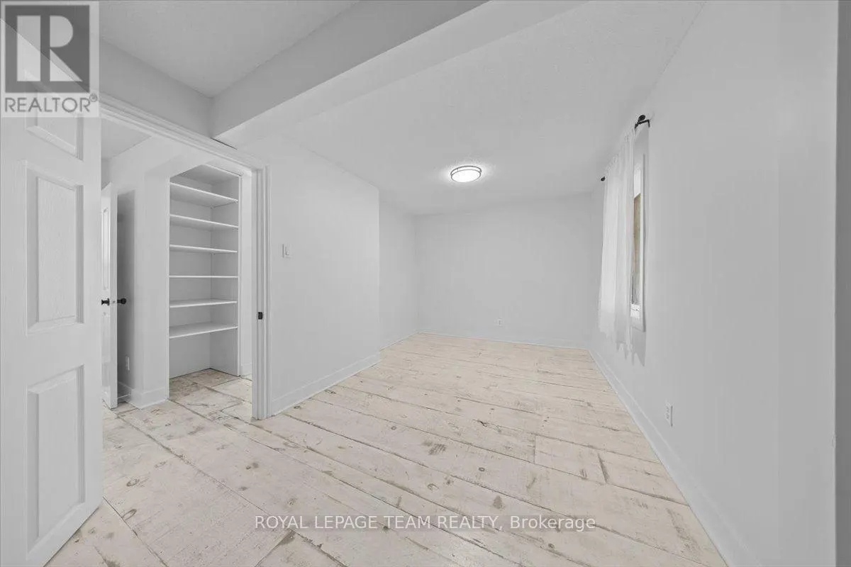135 UPPER LORNE PLACE
