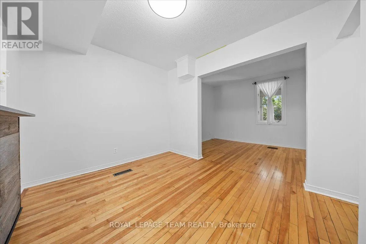 135 UPPER LORNE PLACE
