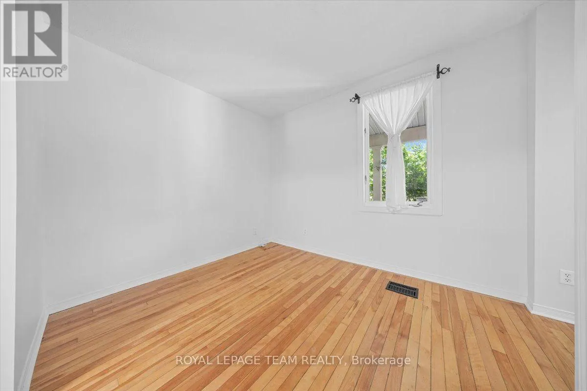 135 UPPER LORNE PLACE