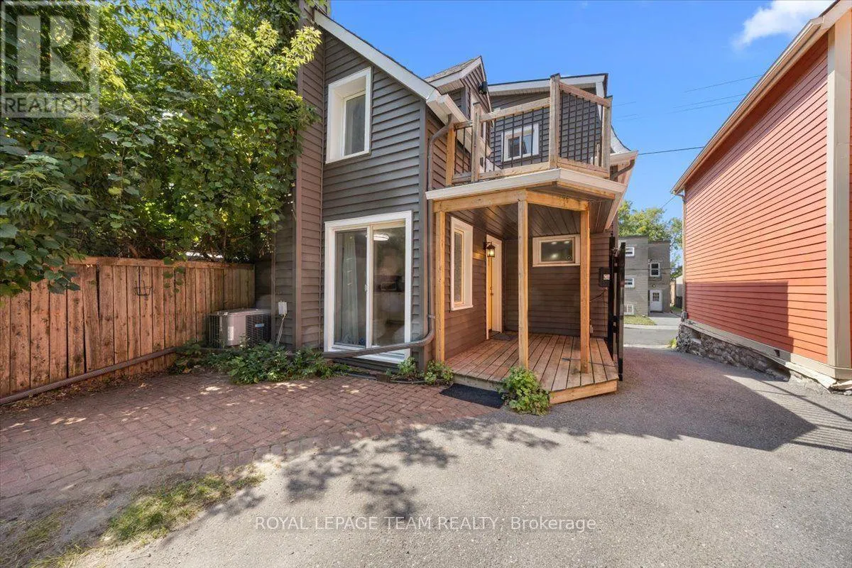 135 UPPER LORNE PLACE