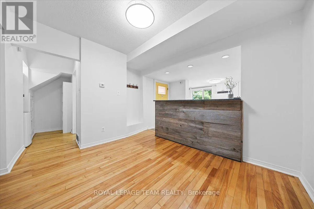 135 UPPER LORNE PLACE
