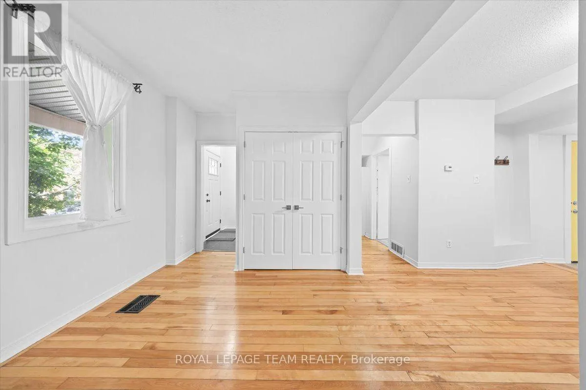 135 UPPER LORNE PLACE
