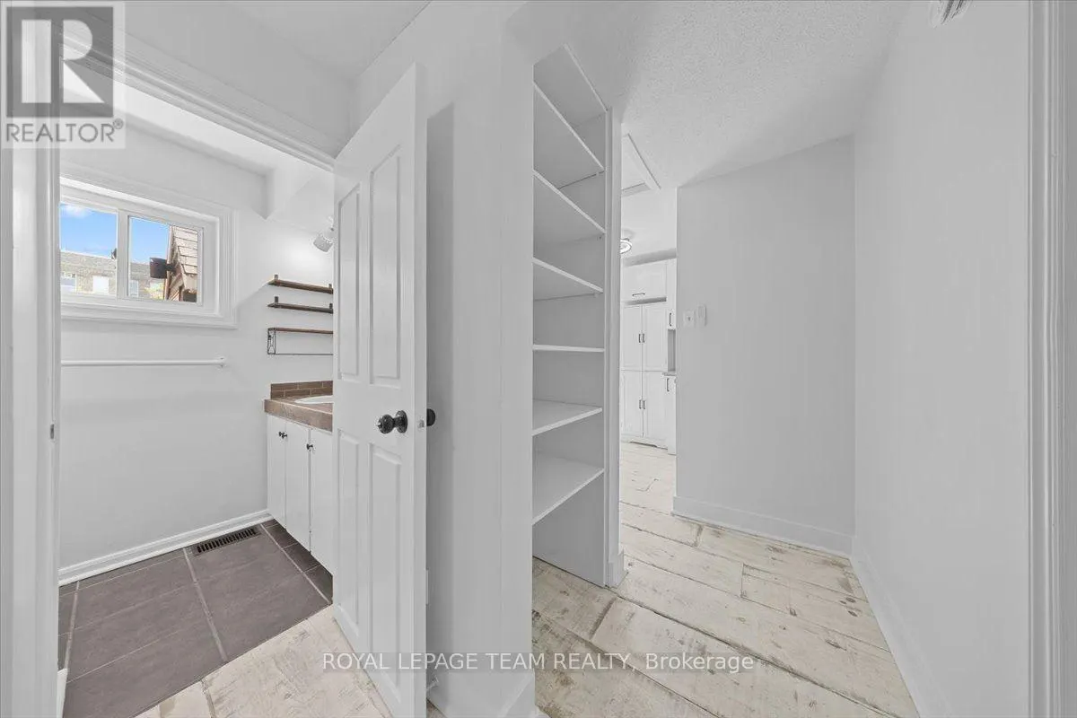 135 UPPER LORNE PLACE