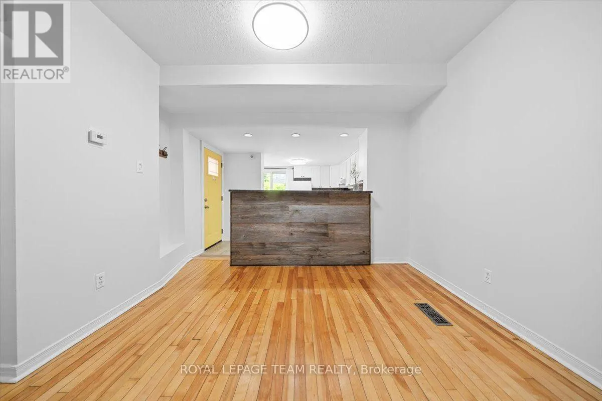 135 UPPER LORNE PLACE