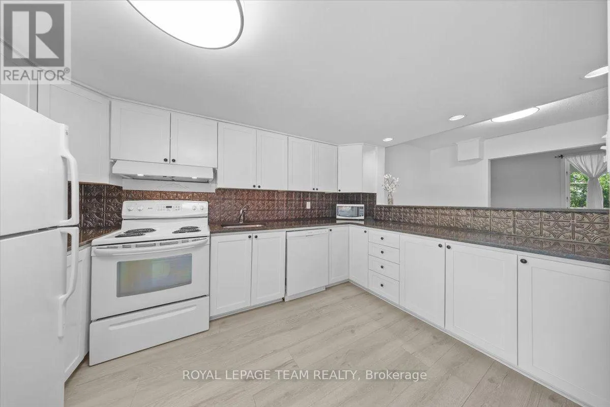 135 UPPER LORNE PLACE
