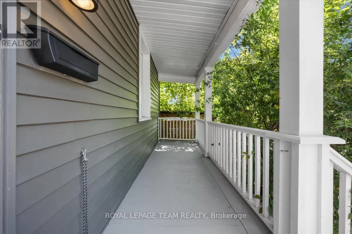 135 UPPER LORNE PLACE