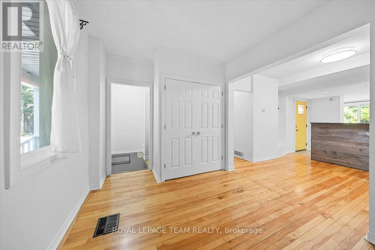 135 UPPER LORNE PLACE