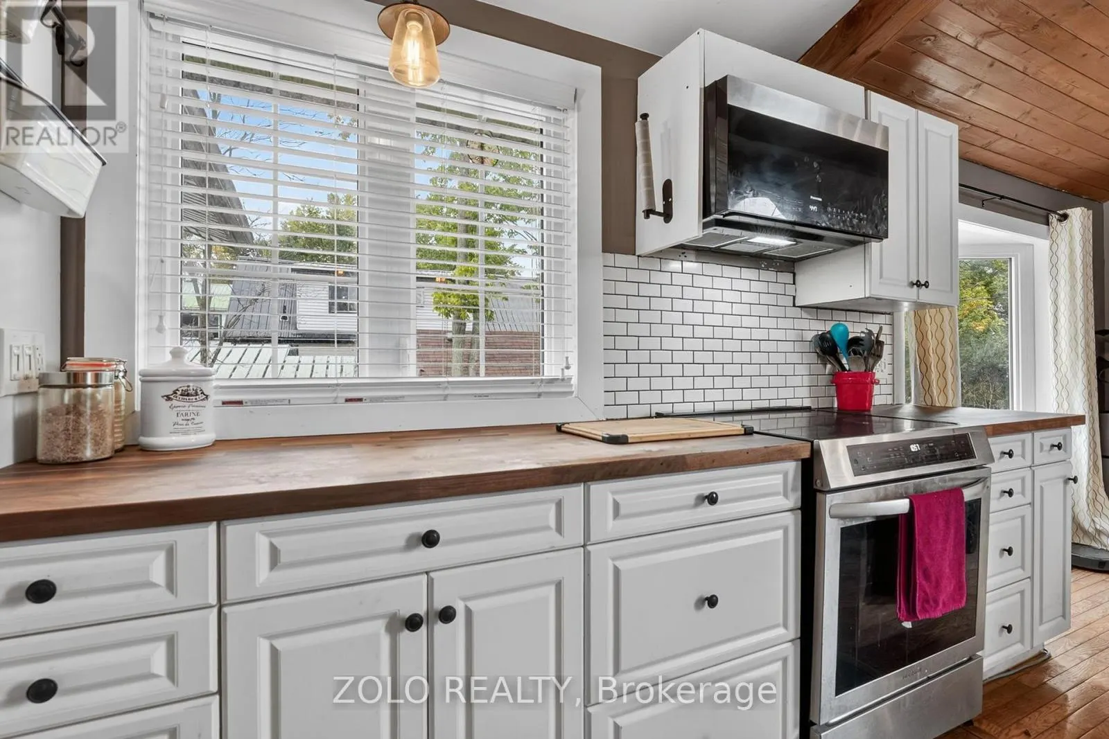 381 BEACHVIEW AVENUE