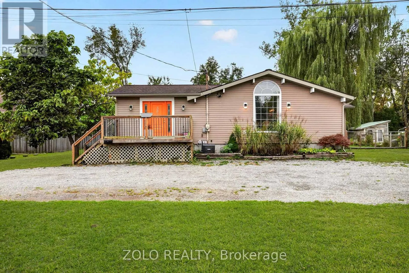 381 BEACHVIEW AVENUE