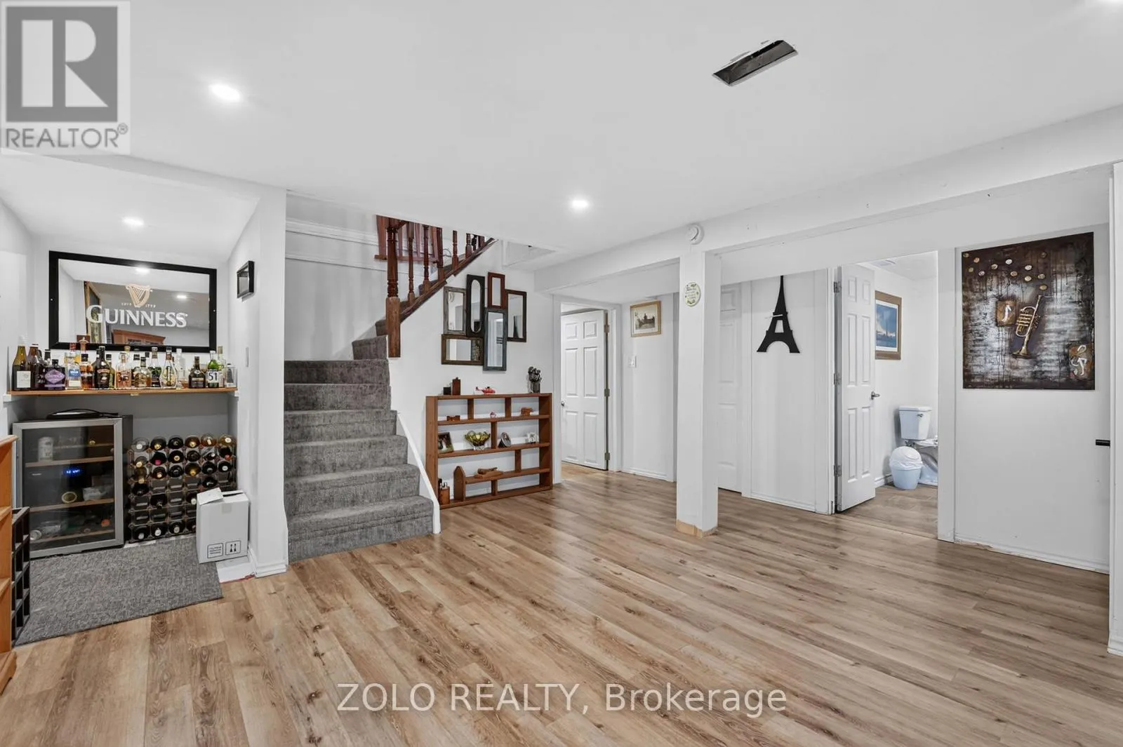 381 BEACHVIEW AVENUE
