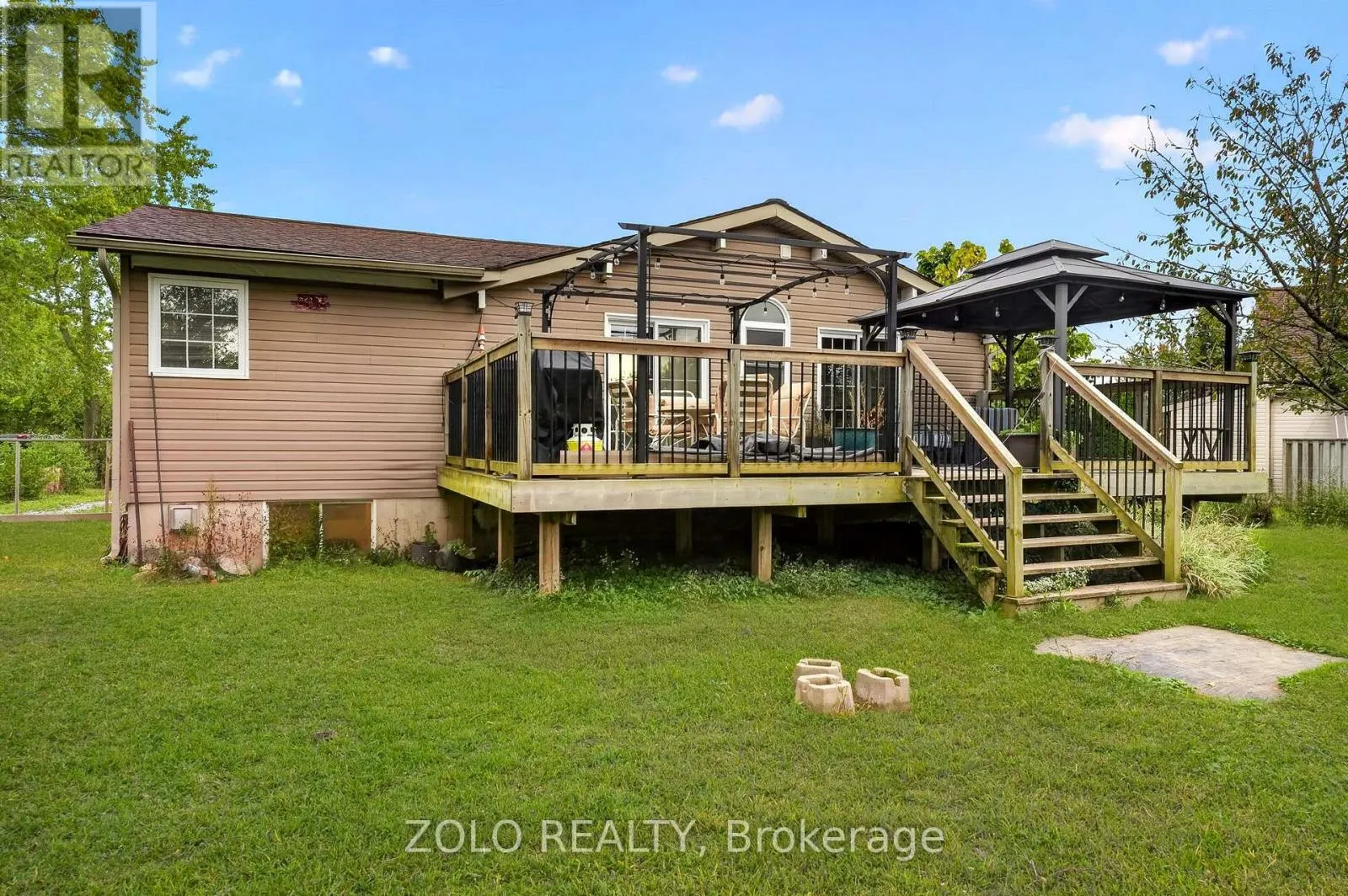381 BEACHVIEW AVENUE