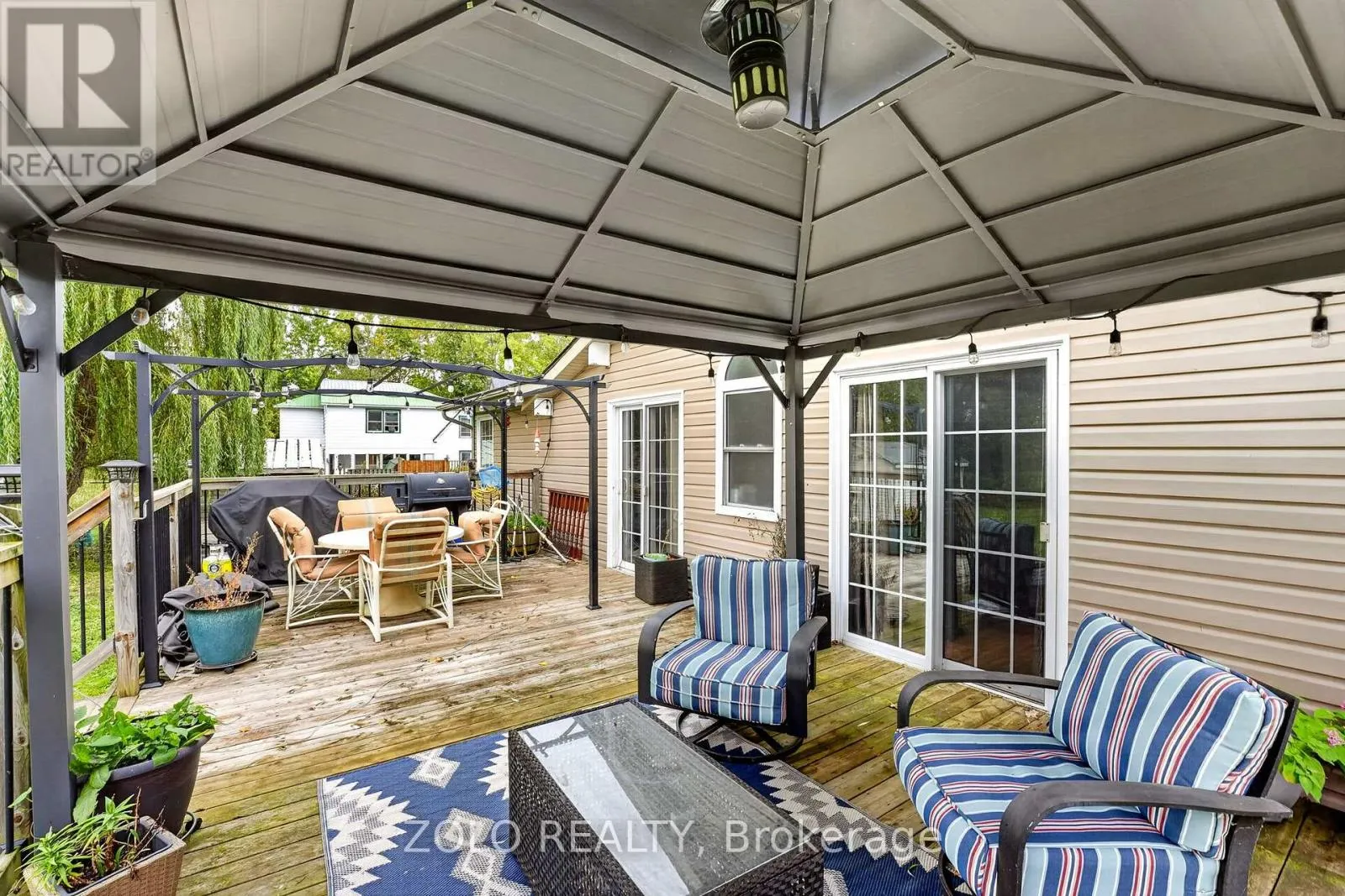 381 BEACHVIEW AVENUE