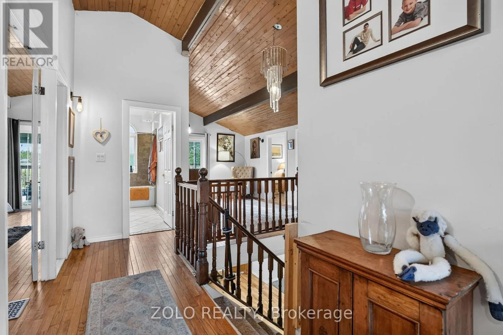 381 BEACHVIEW AVENUE