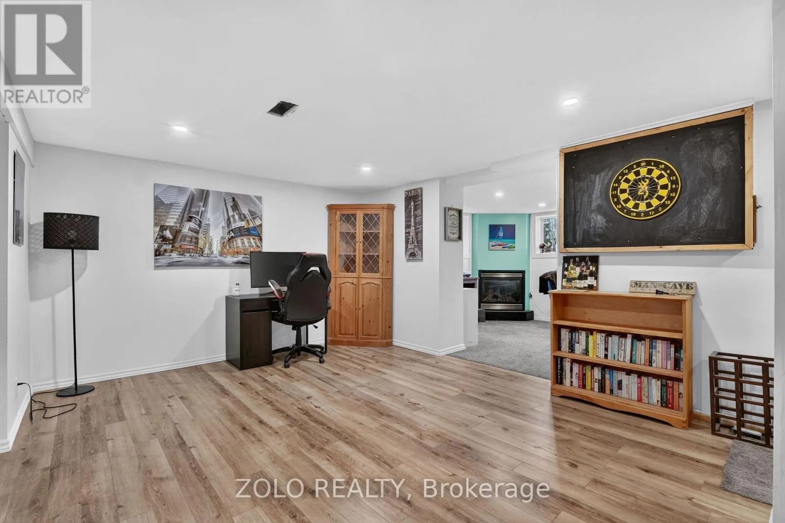 381 BEACHVIEW AVENUE