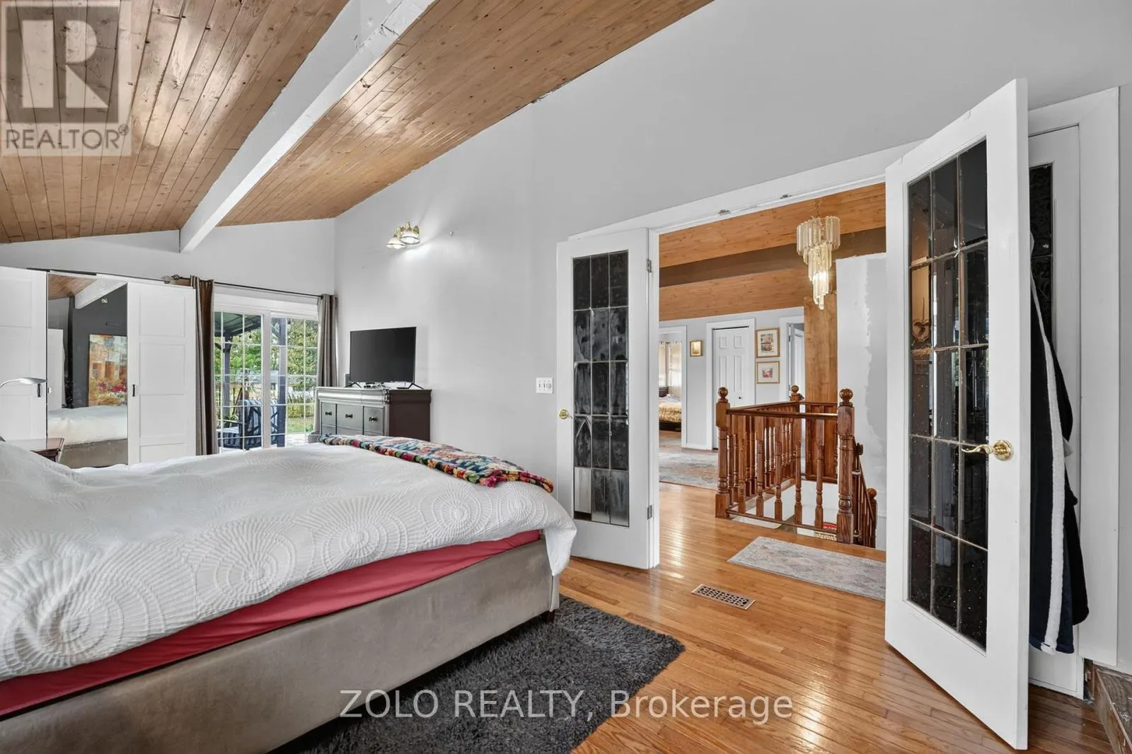 381 BEACHVIEW AVENUE