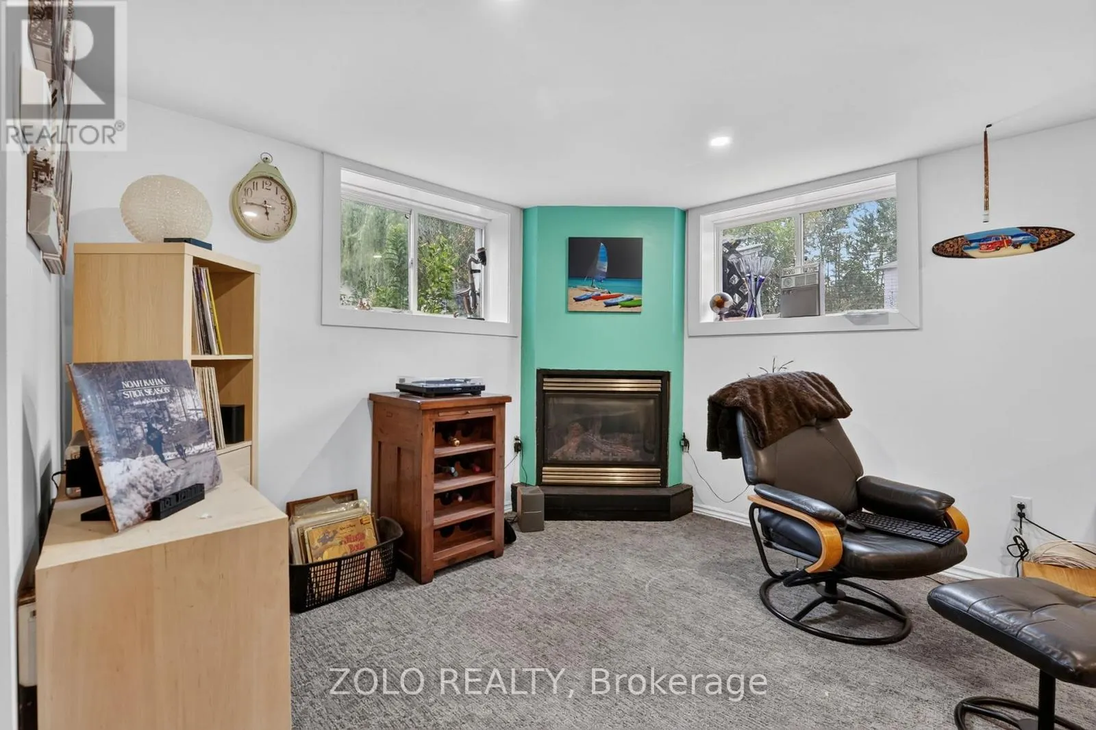 381 BEACHVIEW AVENUE