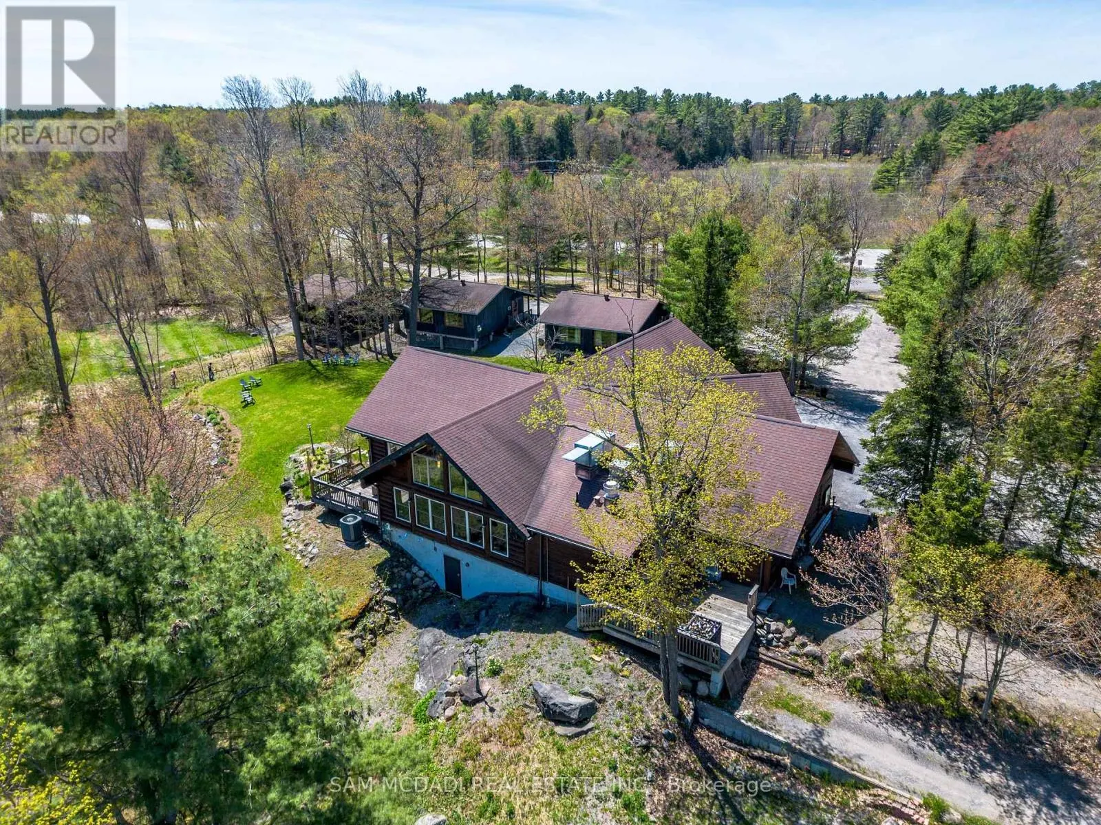 9 LITTLE BEAVER BOULEVARD