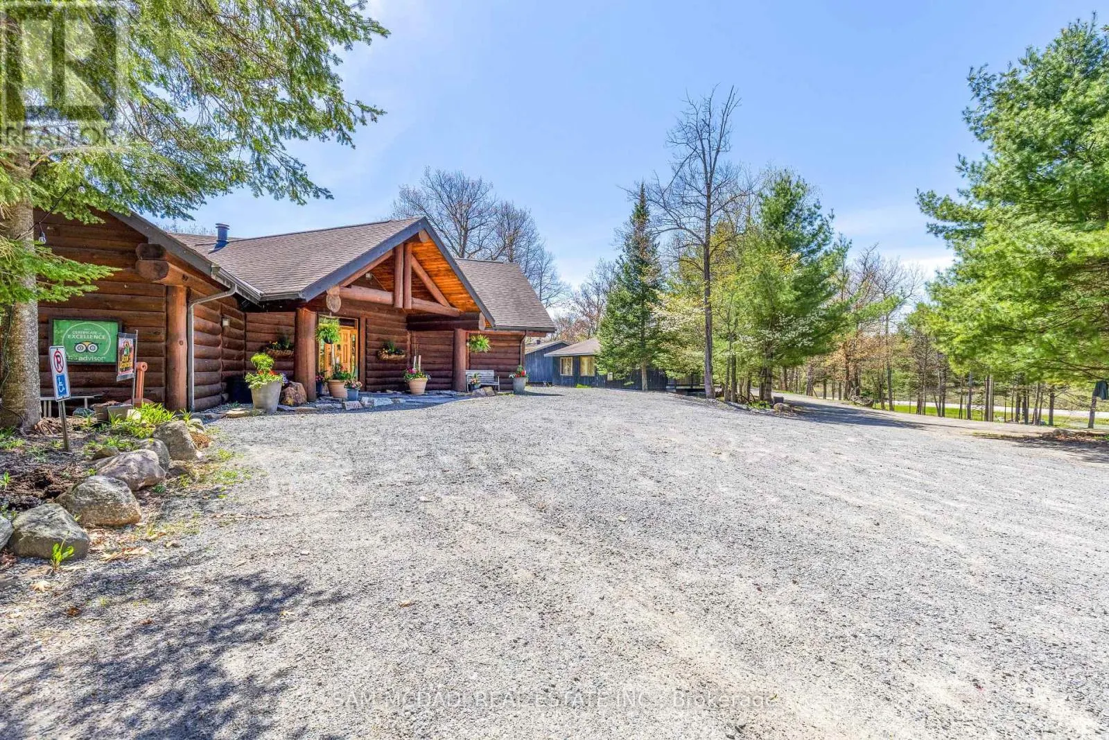 9 LITTLE BEAVER BOULEVARD