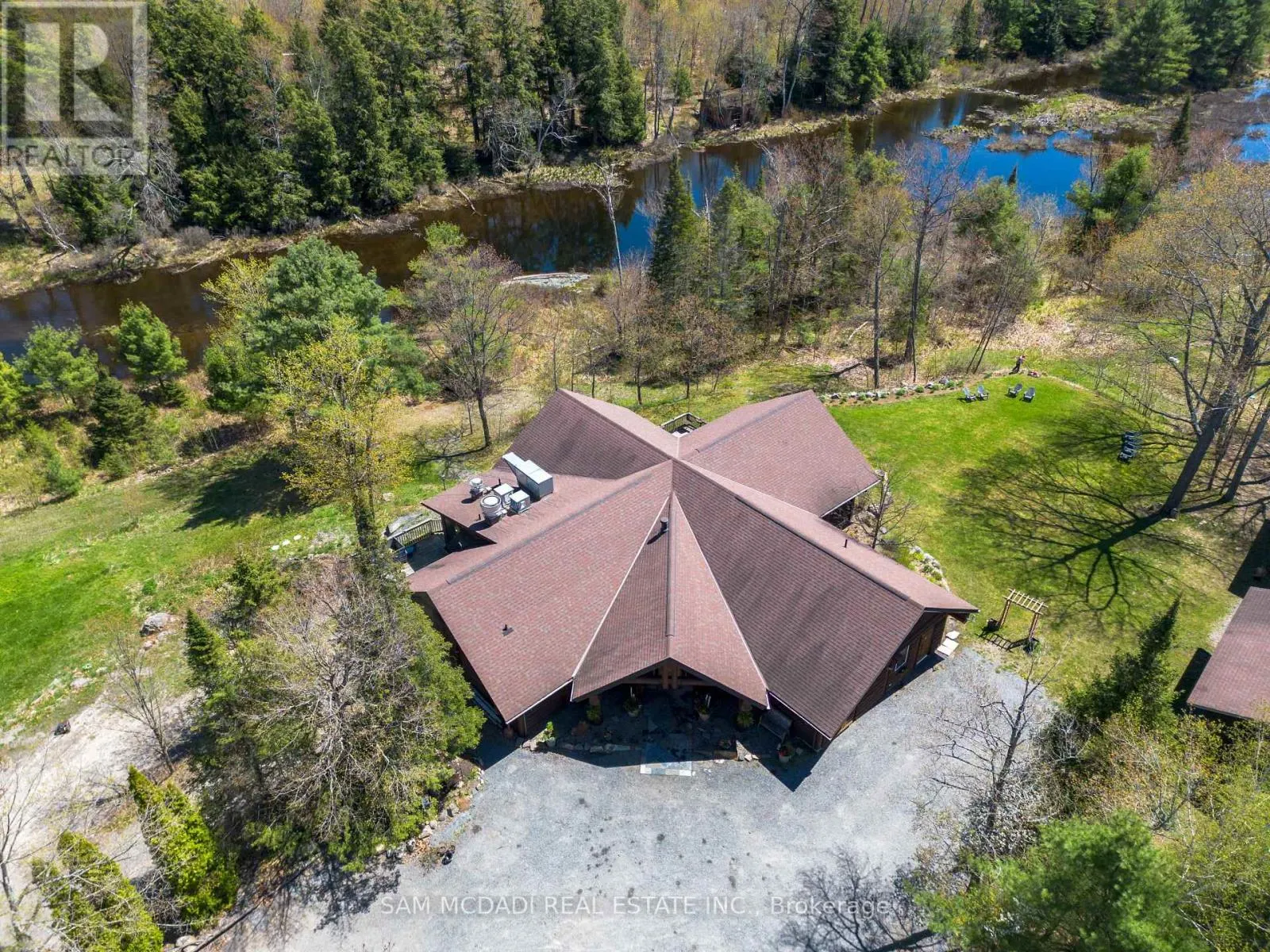 9 LITTLE BEAVER BOULEVARD