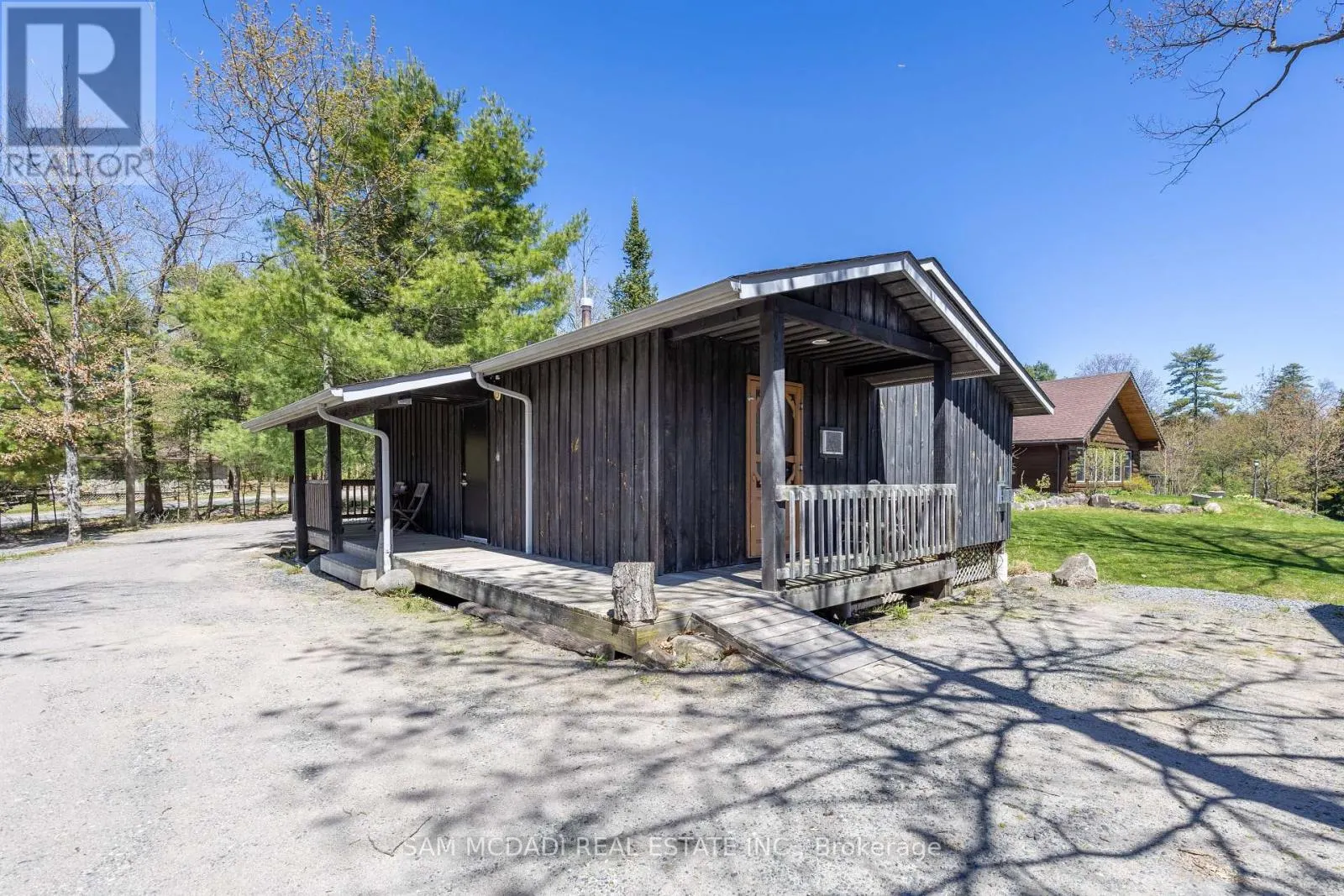 9 LITTLE BEAVER BOULEVARD
