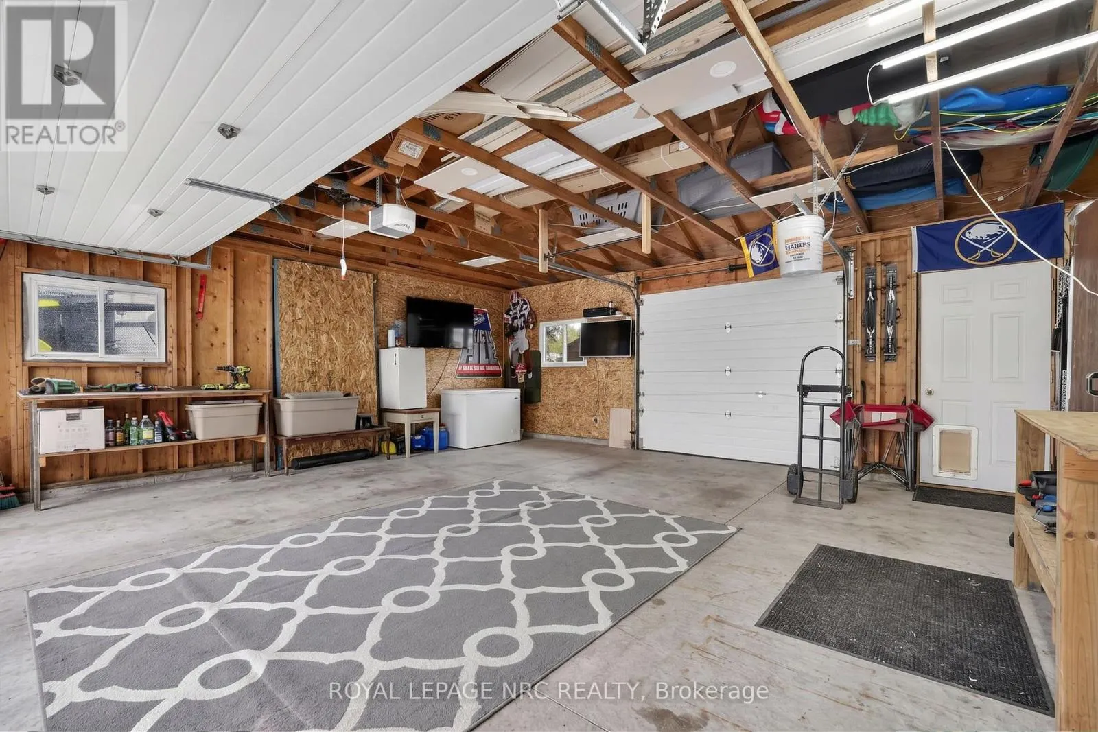 1225 BENNER AVENUE